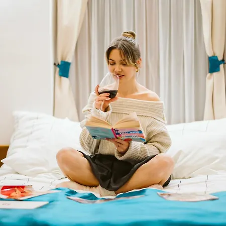 Modern Medival アパート *